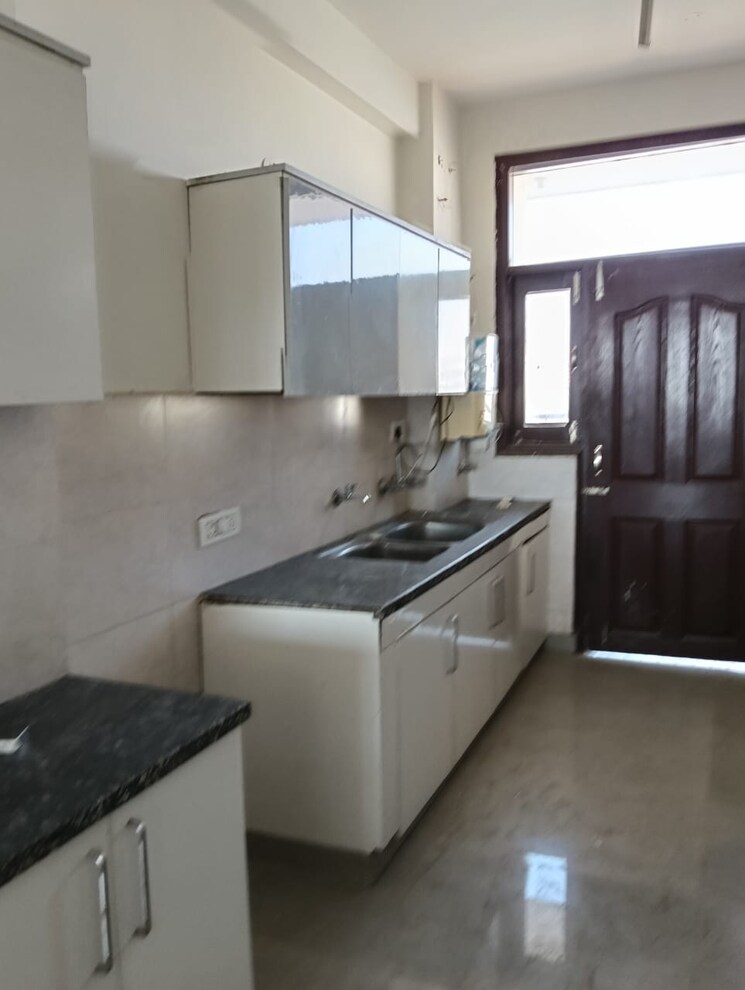Kitchen, pir machalla 3 Bedroom 2200 Sq.Ft. Apartment In Pir Machalla Zirakpur 9087156
