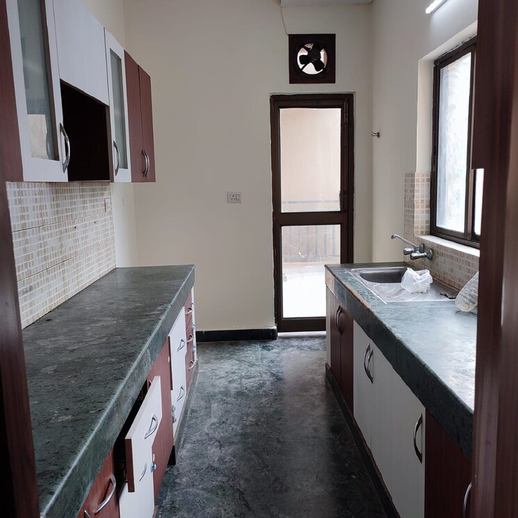 Kitchen, ardee-city-palm-grove-heights 3 Bedroom 2100 Sq.Ft. Apartment In Sector 52 Gurgaon 9087178