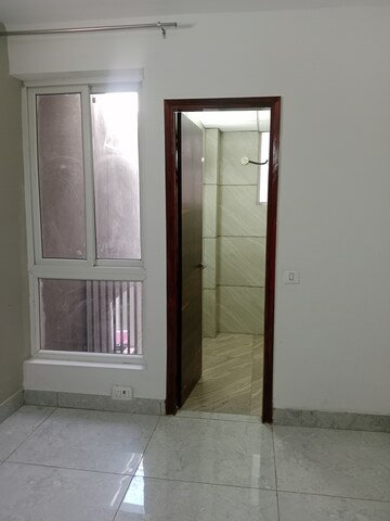 Building Lobby in 2.5 BHK Apartment at Sector 40 – for Rent