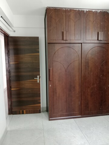 Room in 2.5 BHK Apartment at Sector 40 – for Rent