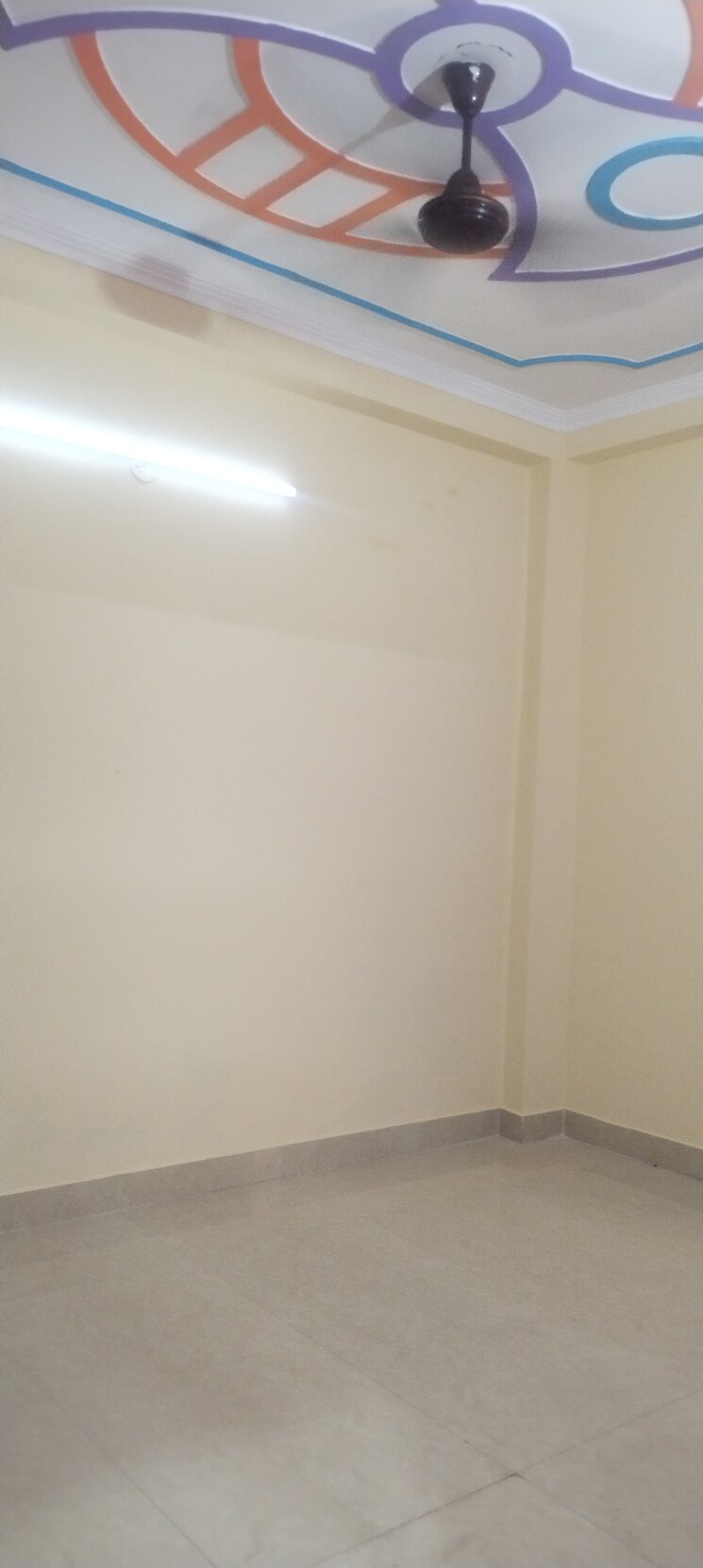 Room, mayur vihar phase 1 2 Bedroom 650 Sq.Ft. Builder Floor In Mayur Vihar Phase 1 Delhi 9087202