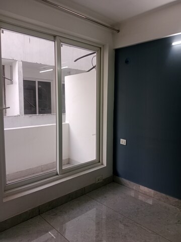 Room in 2.5 BHK Apartment at Sector 40 – for Rent