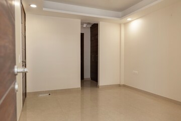 Room in 4 BHK Builder Floor at Chattarpur – for Rent