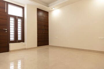 Room in 4 BHK Builder Floor at Chattarpur – for Rent