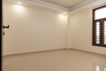 Room in 4 BHK Builder Floor at Chattarpur – for Rent