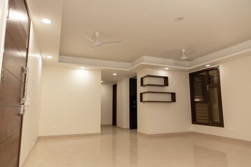 Room in 4 BHK Builder Floor at Chattarpur – for Rent