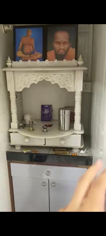 Furnished Amenities in 2 BHK Apartment at Poonam Apartments Worli, Worli – for Rent