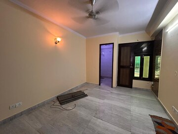 Room in 3 BHK Builder Floor at Chattarpur – for Rent
