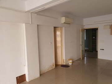   Office Space at Thaltej – for Rent