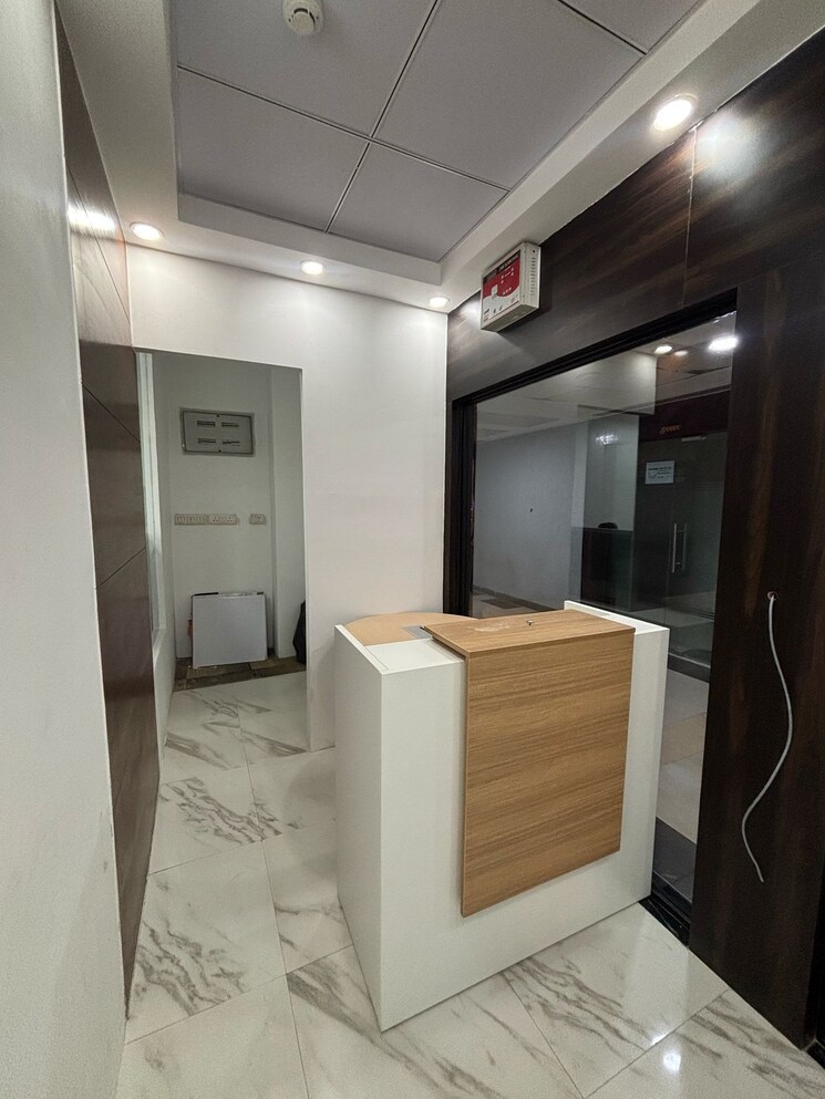 Kitchen, ild-trade-centre Commercial Office Space 1150 Sq.Ft. In Sector 47 Gurgaon 9087305