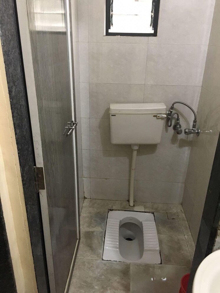 Bathroom, akshay-floria-building-a 2 Bedroom 1000 Sq.Ft. Apartment In Vadgaon Budruk Pune 9087302