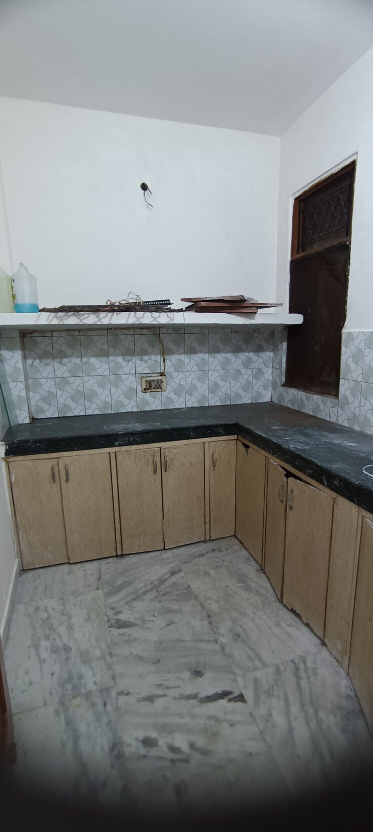 Kitchen, ashok nagar 2.5 Bedroom 900 Sq.Ft. Builder Floor In Ashok Nagar Delhi 9087341