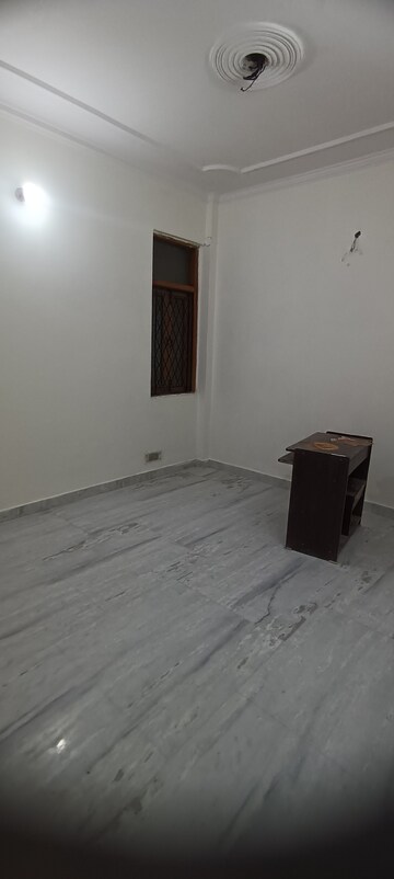 Room in 2.5 BHK Builder Floor at Ashok Nagar – for Rent