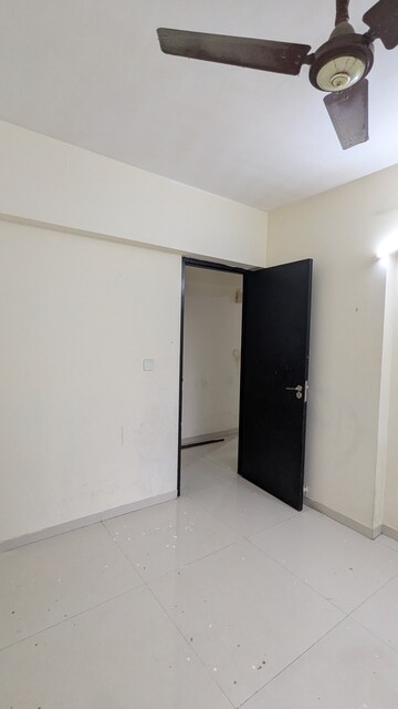 Room in 2 BHK Apartment at Godrej Central, Chembur – for Rent