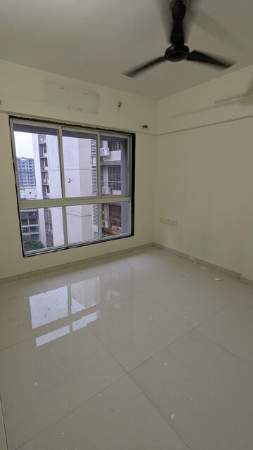 Room in 2 BHK Apartment at Godrej Central, Chembur – for Rent