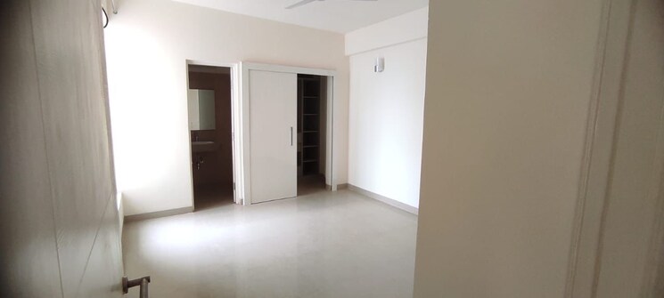 Room, emaar-emerald-estate 2 Bedroom 1020 Sq.Ft. Apartment In Sector 65 Gurgaon 9087358
