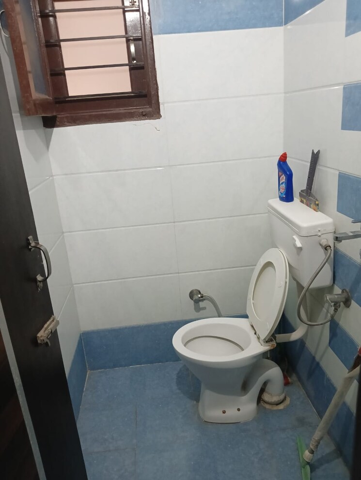 Bathroom, dhakoli 2 Bedroom 900 Sq.Ft. Apartment In Dhakoli Zirakpur 9087382
