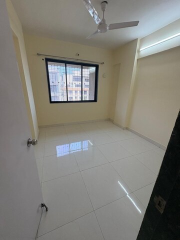 Room in 3 BHK Apartment at Sai Shraddha CHS Chembur, Chembur – for Rent