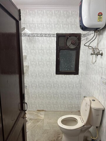 Bathroom in 2 BHK Builder Floor at Ansal Plaza Sector-23, Sector 23 – for Rent