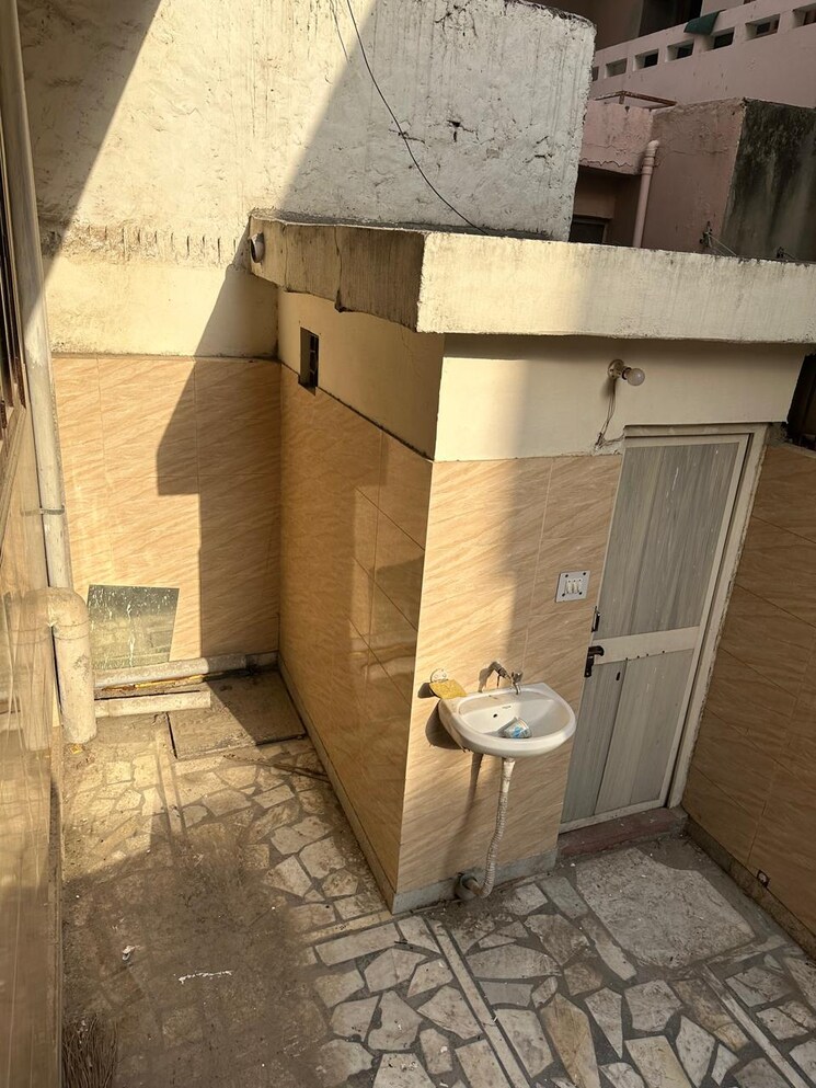 Bathroom, ansal-plaza-sector-23 2 Bedroom 1700 Sq.Ft. Builder Floor In Sector 23 Gurgaon 9087442