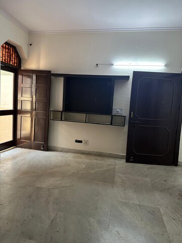 Room in 2 BHK Builder Floor at Ansal Plaza Sector-23, Sector 23 – for Rent