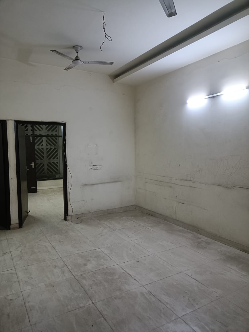 2 BHK + Extra Room Builder Floor For Rent in Chattarpur