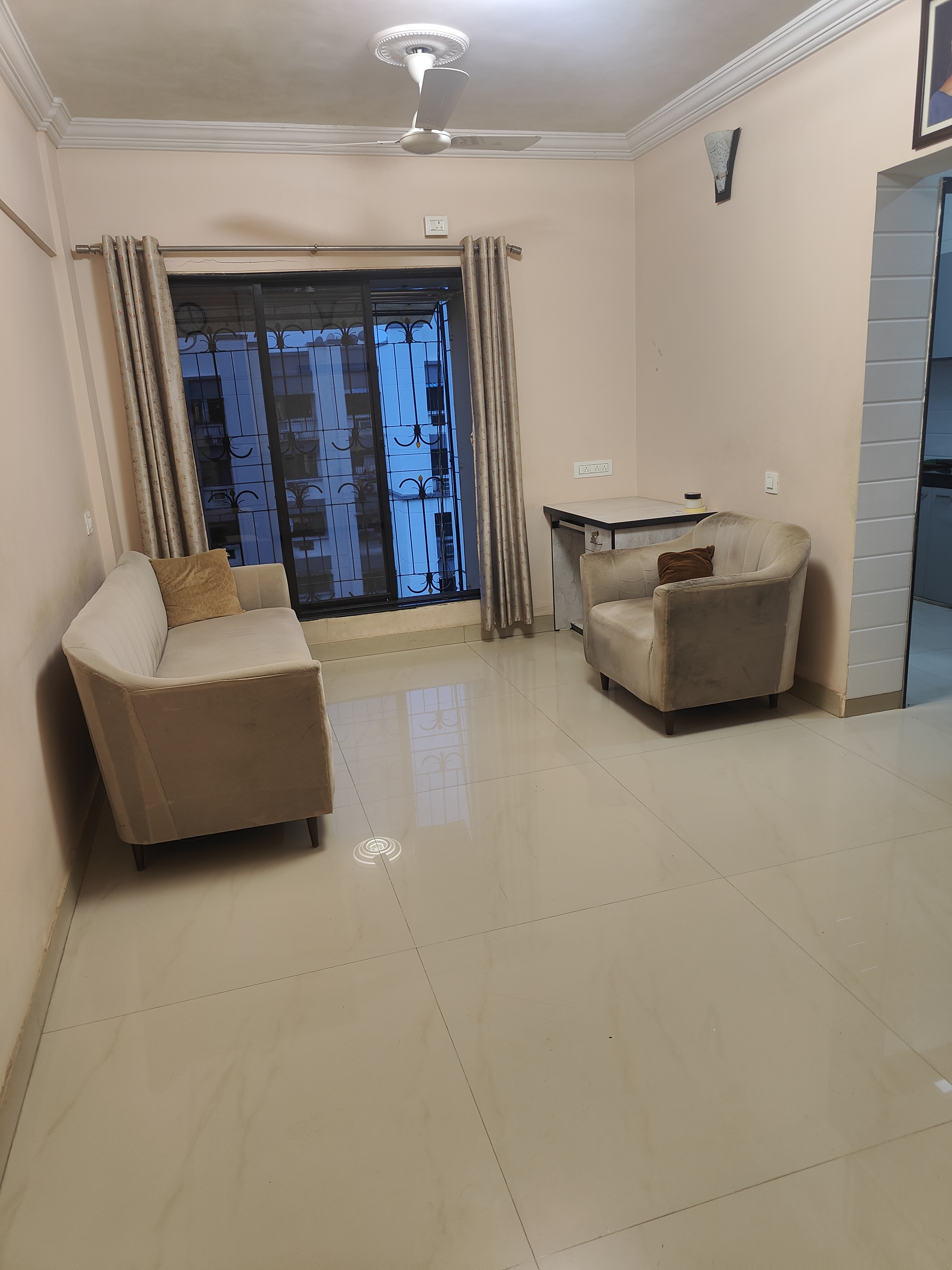 2 BHK Apartment For Rent in Rajhansdreams 
