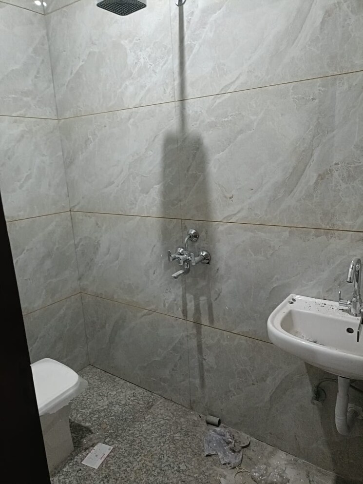 Bathroom, chattarpur 1 Bedroom 450 Sq.Ft. Builder Floor In Chattarpur Delhi 9087447