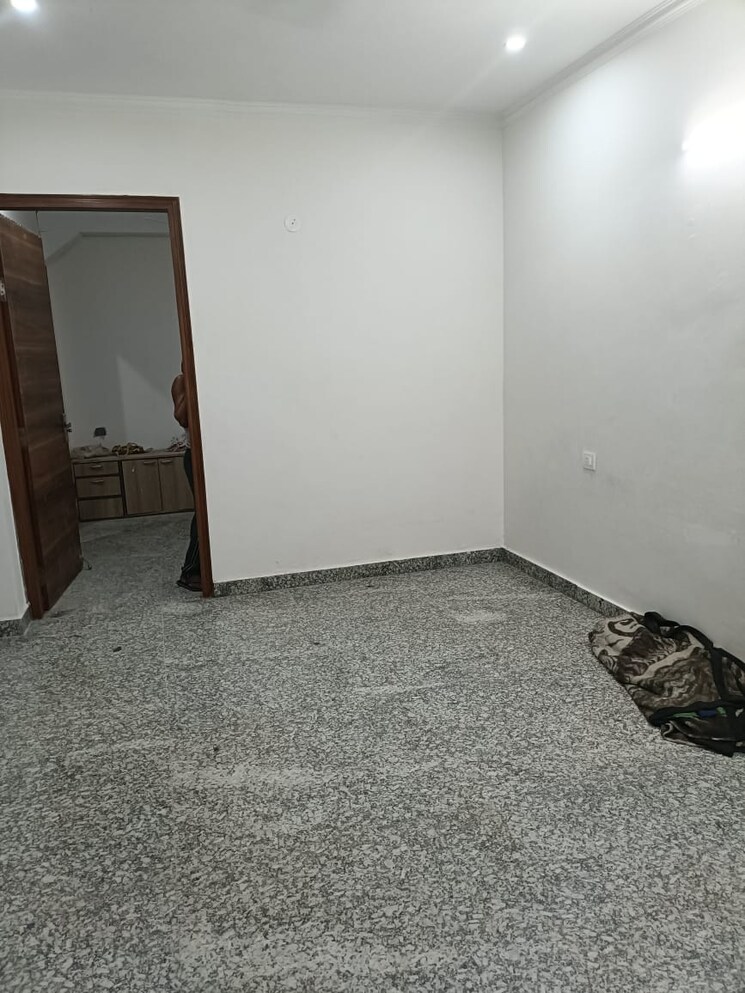 Room, chattarpur 1 Bedroom 450 Sq.Ft. Builder Floor In Chattarpur Delhi 9087447