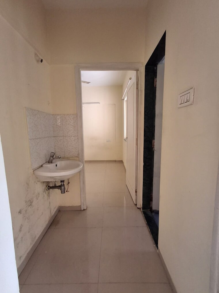 Bathroom, shriniwas-serene-county 1.5 Bedroom 800 Sq.Ft. Apartment In Nanded Pune 9087467