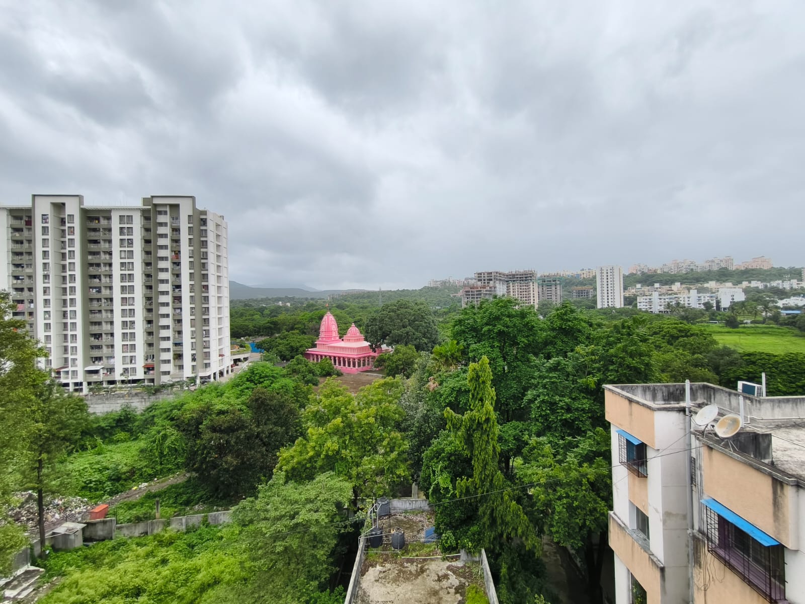 1.5 BHK + Servant Room 800 Sq.Ft. Apartment in Shriniwas Serene County