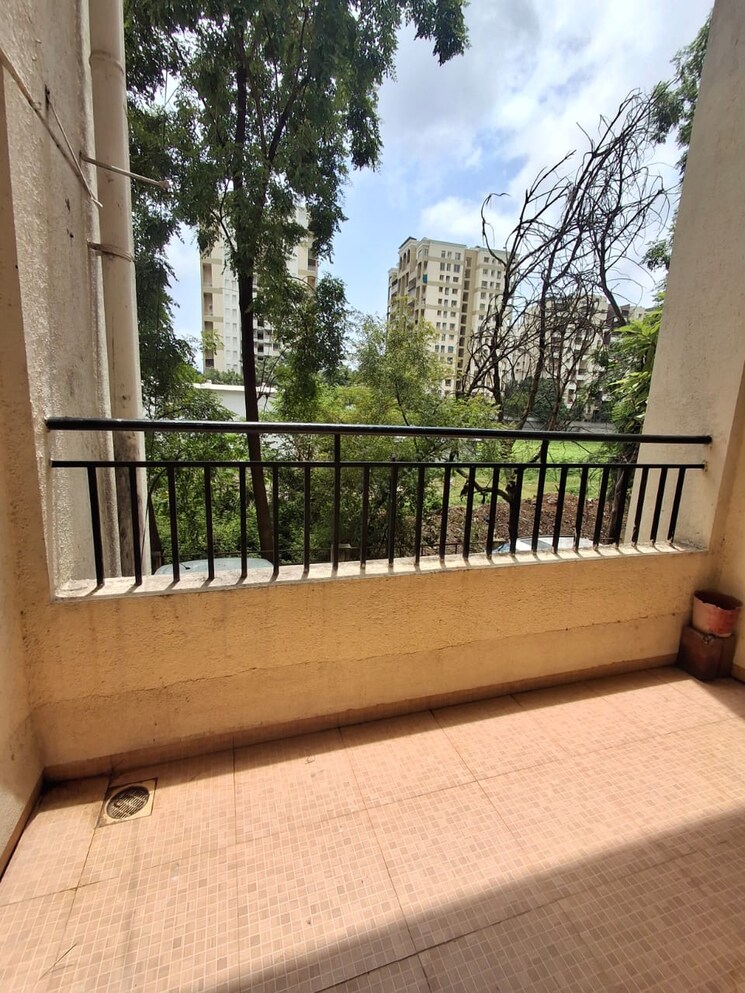 Balcony, shriniwas-serene-county 1.5 Bedroom 800 Sq.Ft. Apartment In Nanded Pune 9087467