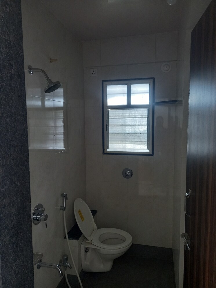 Bathroom, kohinoor-zen-estate 2 Bedroom 752 Sq.Ft. Apartment In Kharadi Pune 9087448