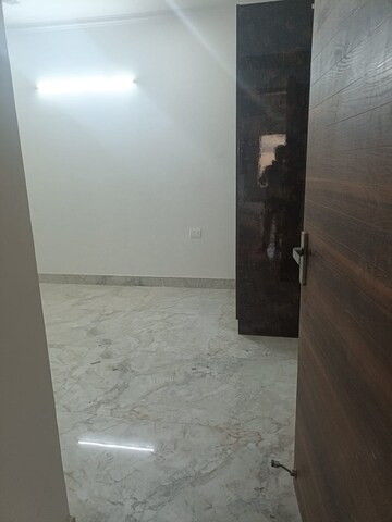 Room in 2 BHK Builder Floor at Chattarpur – for Rent