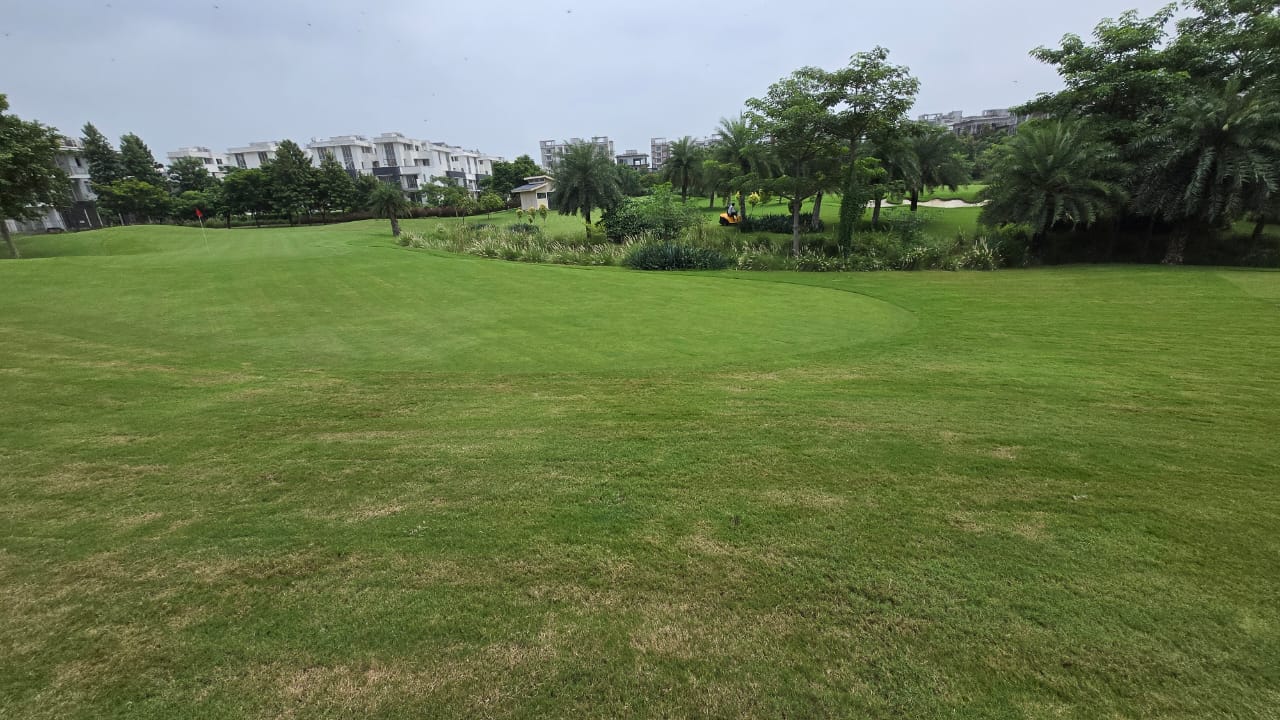 4 BHK + Servant Room Villa For Sale in Godrej Golf Links Crest