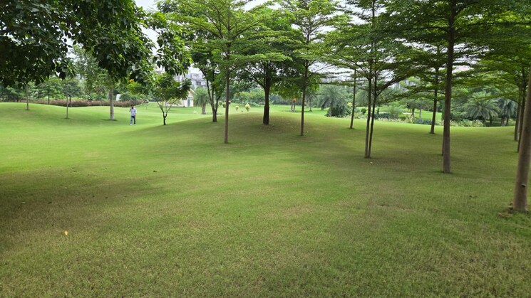 Garden, godrej-golf-links-crest 4 Bedroom 3029 Sq.Ft. Villa In Sector 27 Yamuna Expressway Greater Noida 9087596