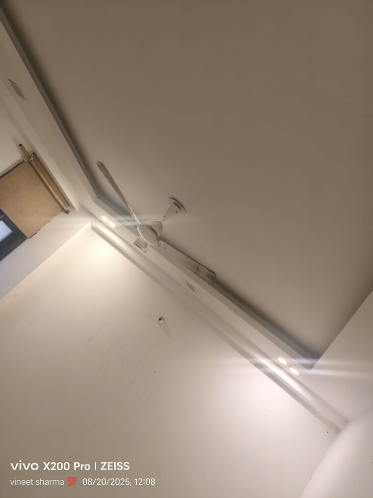 Other, maidan garhi 3 Bedroom 155 Sq.Yd. Builder Floor In Maidan Garhi Delhi 9087581