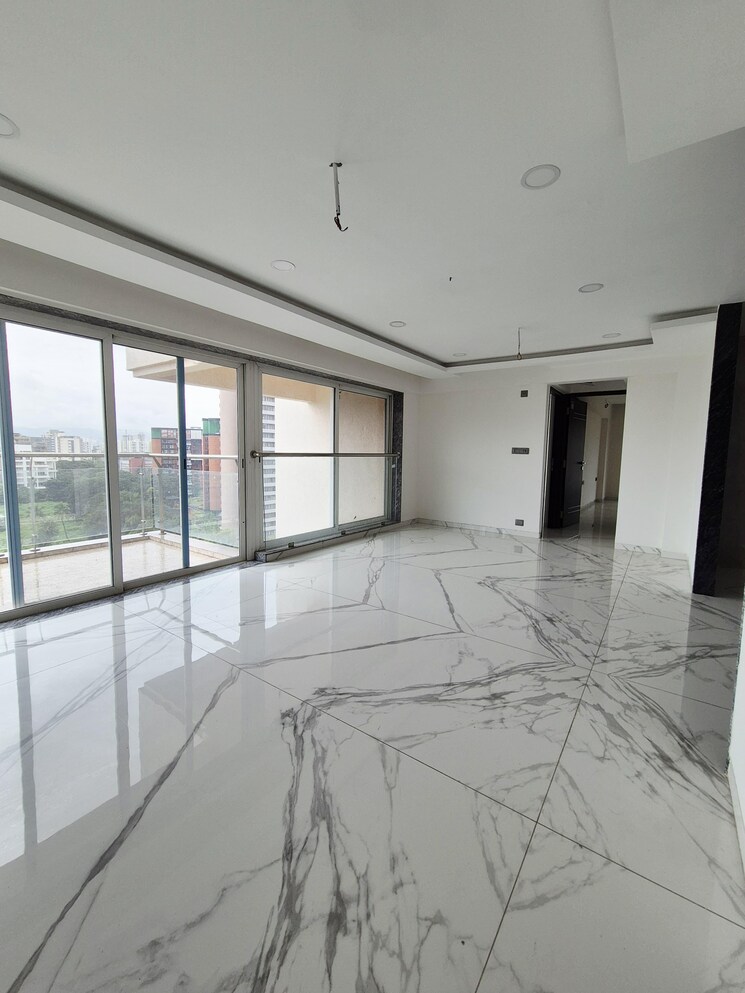 Room, varsha-solitaire 3 Bedroom 2400 Sq.Mt. Apartment In Hadapsar Pune 9087487