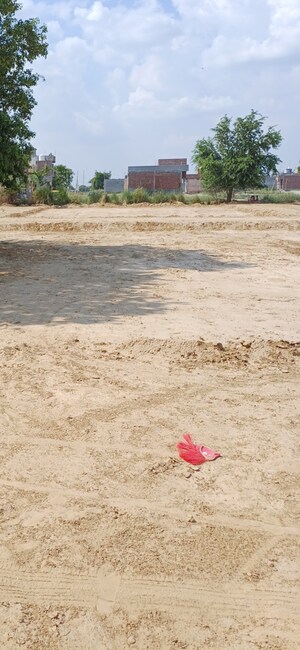  Plot For Sale in Dheeraj Nagar