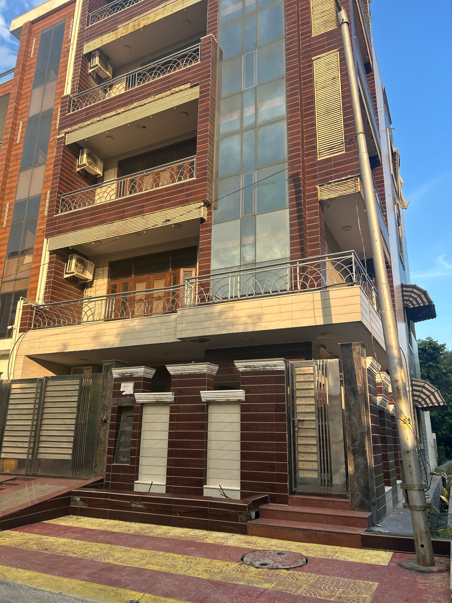 3 BHK + Pooja Room,Servant Room,Study Room,Extra Room Independent House For Sale in Noida Authority Kothi 