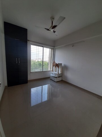 Room in 3 BHK Apartment at Gulmohar Primrose, Wagholi – for Rent