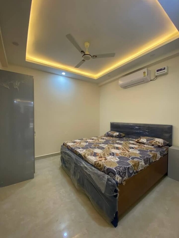 Bedroom, freedom fighters enclave 2 Bedroom 950 Sq.Ft. Apartment In Freedom Fighters Enclave Delhi 9087623
