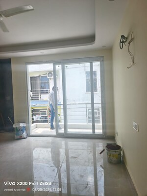 Room in 3 BHK Builder Floor at Maidan Garhi – for Sale