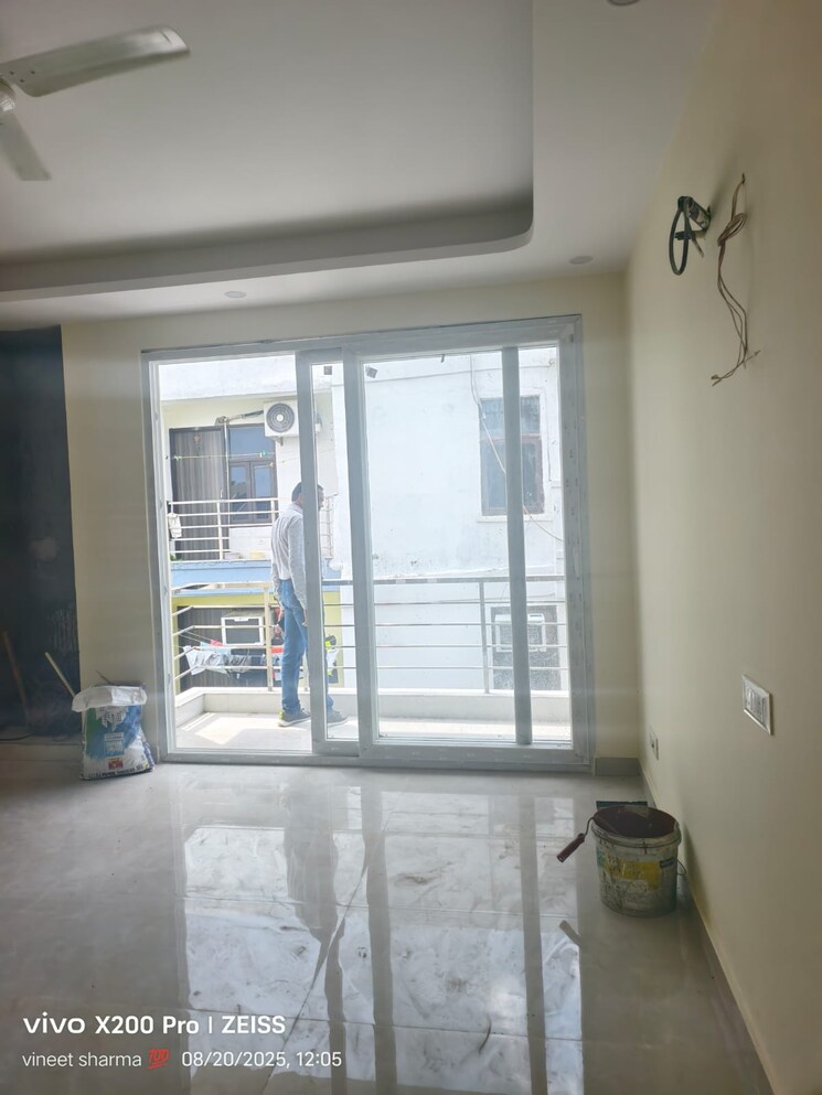 Room, maidan garhi 3 Bedroom 155 Sq.Yd. Builder Floor In Maidan Garhi Delhi 9087791