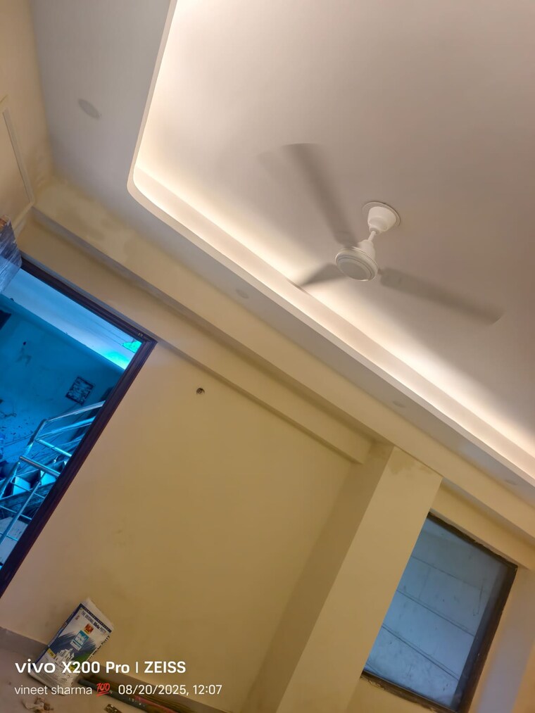 Other, maidan garhi 3 Bedroom 155 Sq.Yd. Builder Floor In Maidan Garhi Delhi 9087791