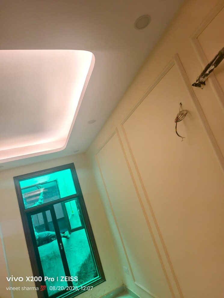 Other, maidan garhi 3 Bedroom 155 Sq.Yd. Builder Floor In Maidan Garhi Delhi 9087791