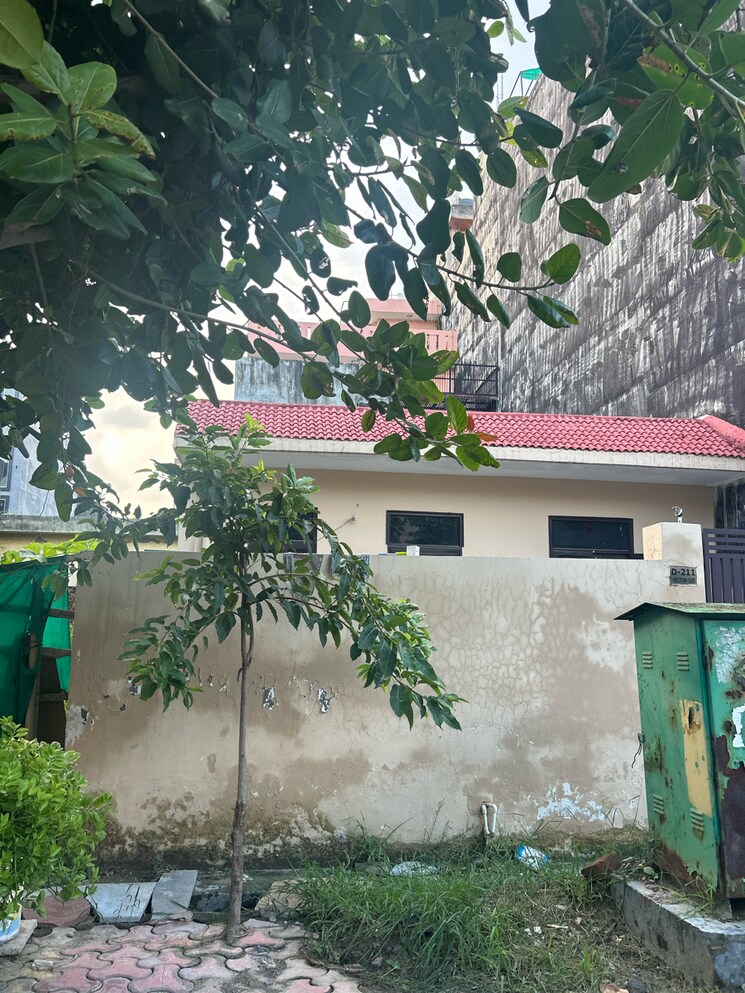 Exterior View, sector 100 2 Bedroom 112 Sq.Yd. Independent House In Sector 100 Noida 9087668