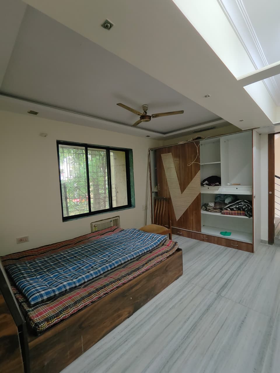 2 BHK + Extra Room Apartment For Rent in Tarangan Towers