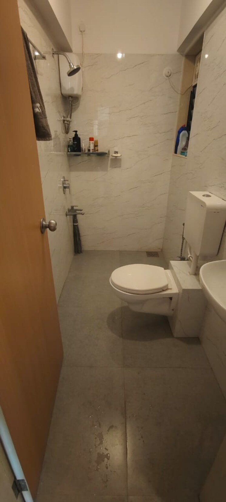 Bathroom, sheth-vasant-lawns 2 Bedroom 830 Sq.Ft. Apartment In Laxmi Nagar Thane 9087793