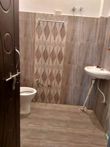Bathroom in 2 BHK Independent House at Gomti Nagar – for Rent